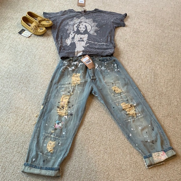Magnolia Pearl Cotten Minor Paint Splatter Jeans - Picture 2 of 15
